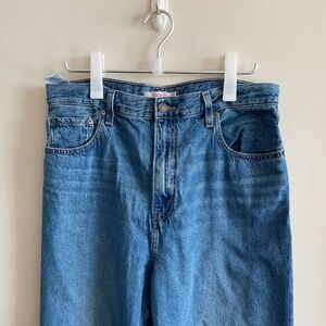Levi's high loose taper fit women's jeans size 32
